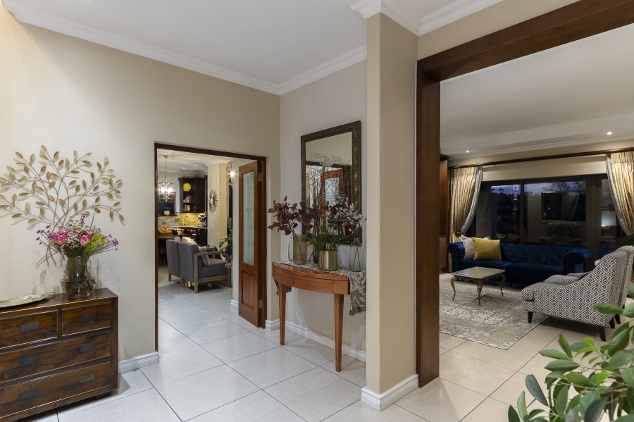 5 Bedroom Property for Sale in De Wijnlanden Residential Estate Western Cape